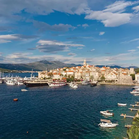 Gradina I Nyaraló Vela Luka