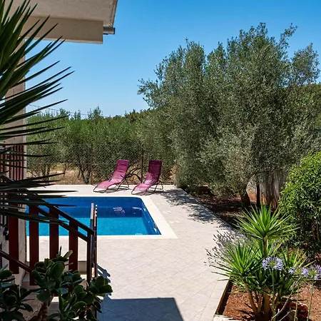 Holiday Home Gradina I Holiday home *